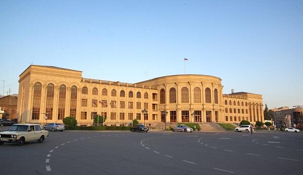 Türk bloger Gümrüdə: Ermənilər gəlib, türkləri qovublar